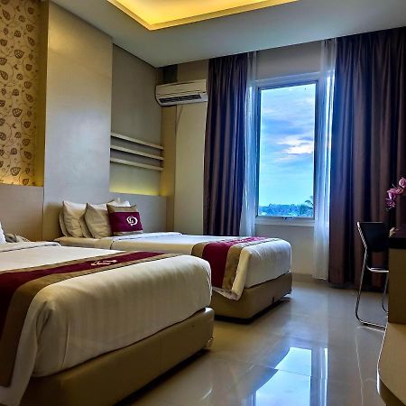 Grand Parama Hotel Tanjung Redep Екстериор снимка