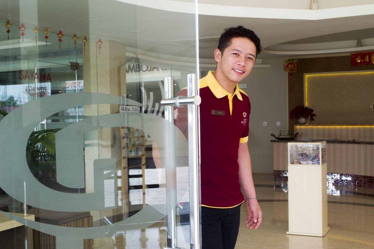 Grand Parama Hotel Tanjung Redep Екстериор снимка