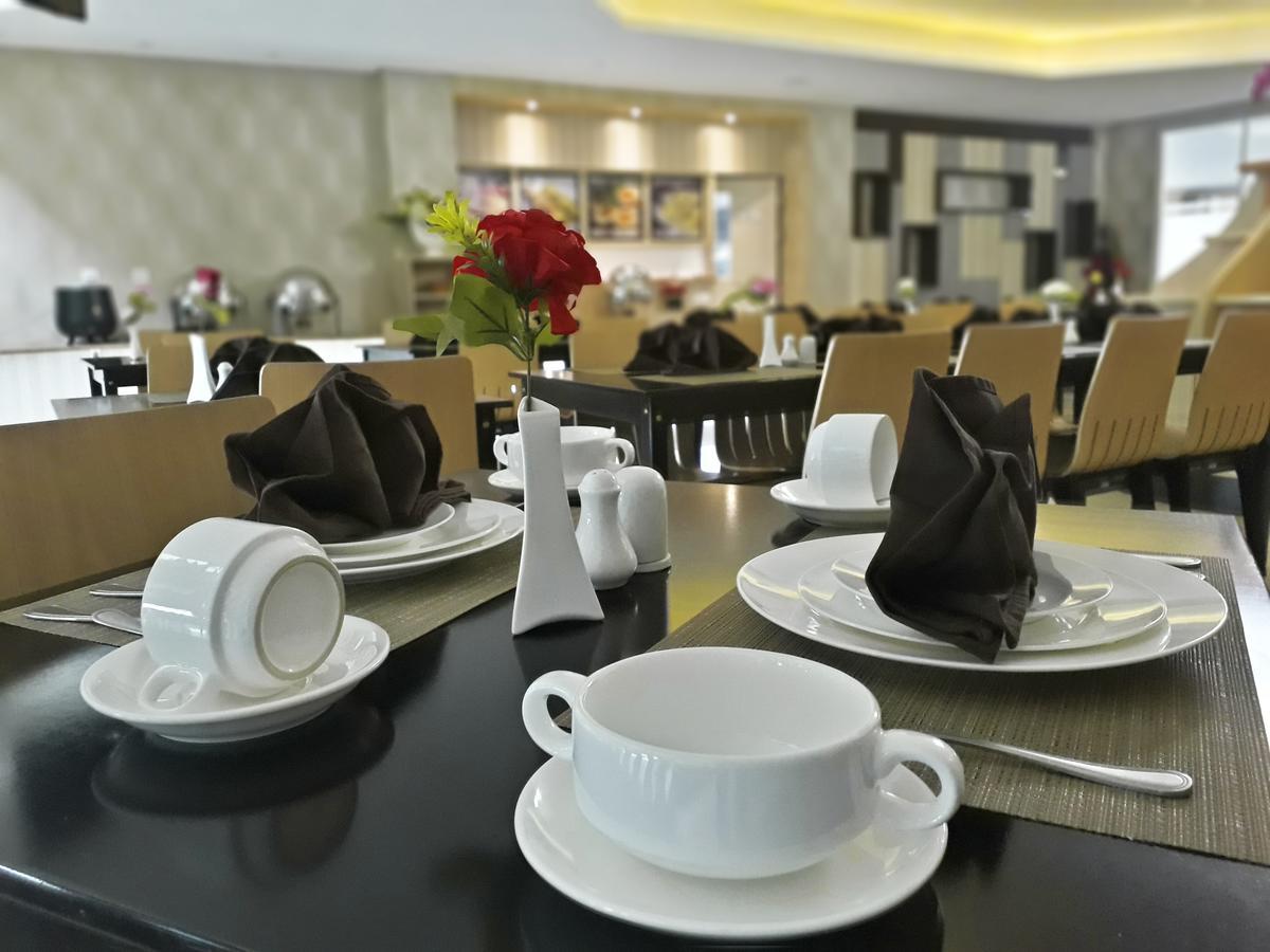 Grand Parama Hotel Tanjung Redep Екстериор снимка