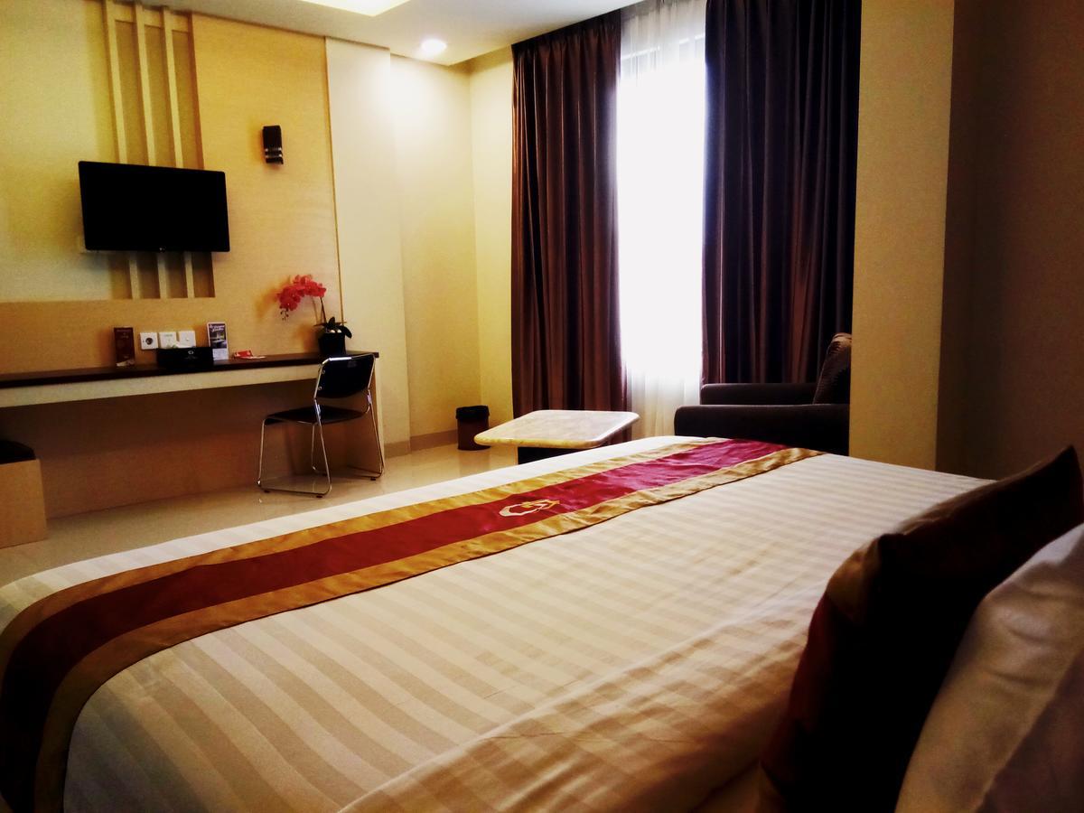 Grand Parama Hotel Tanjung Redep Екстериор снимка