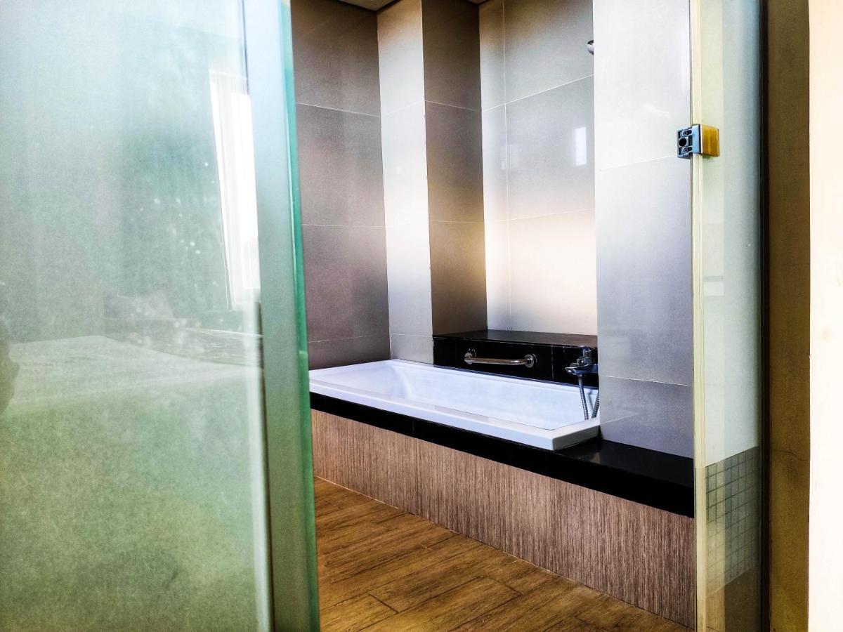 Grand Parama Hotel Tanjung Redep Екстериор снимка