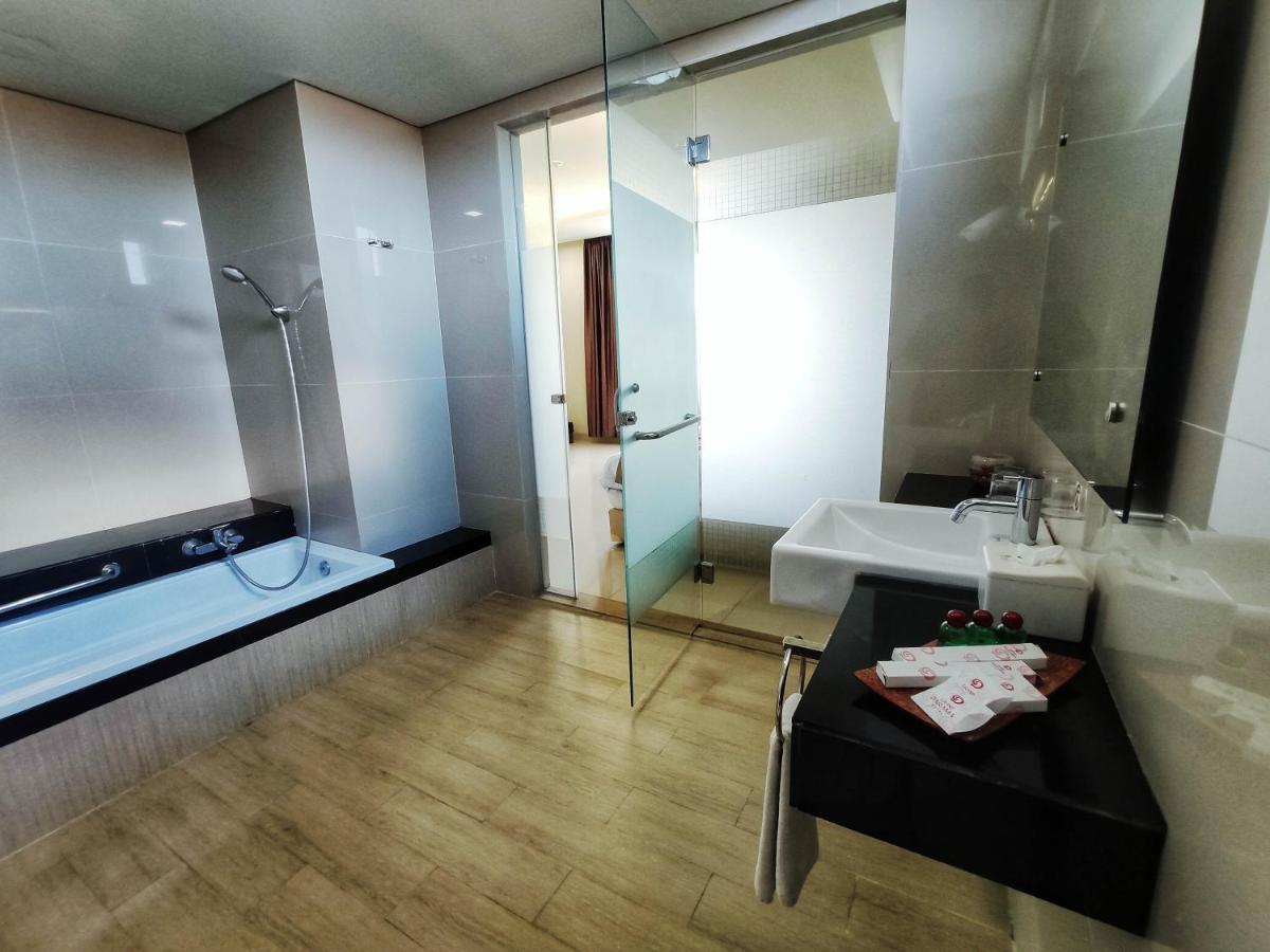 Grand Parama Hotel Tanjung Redep Екстериор снимка